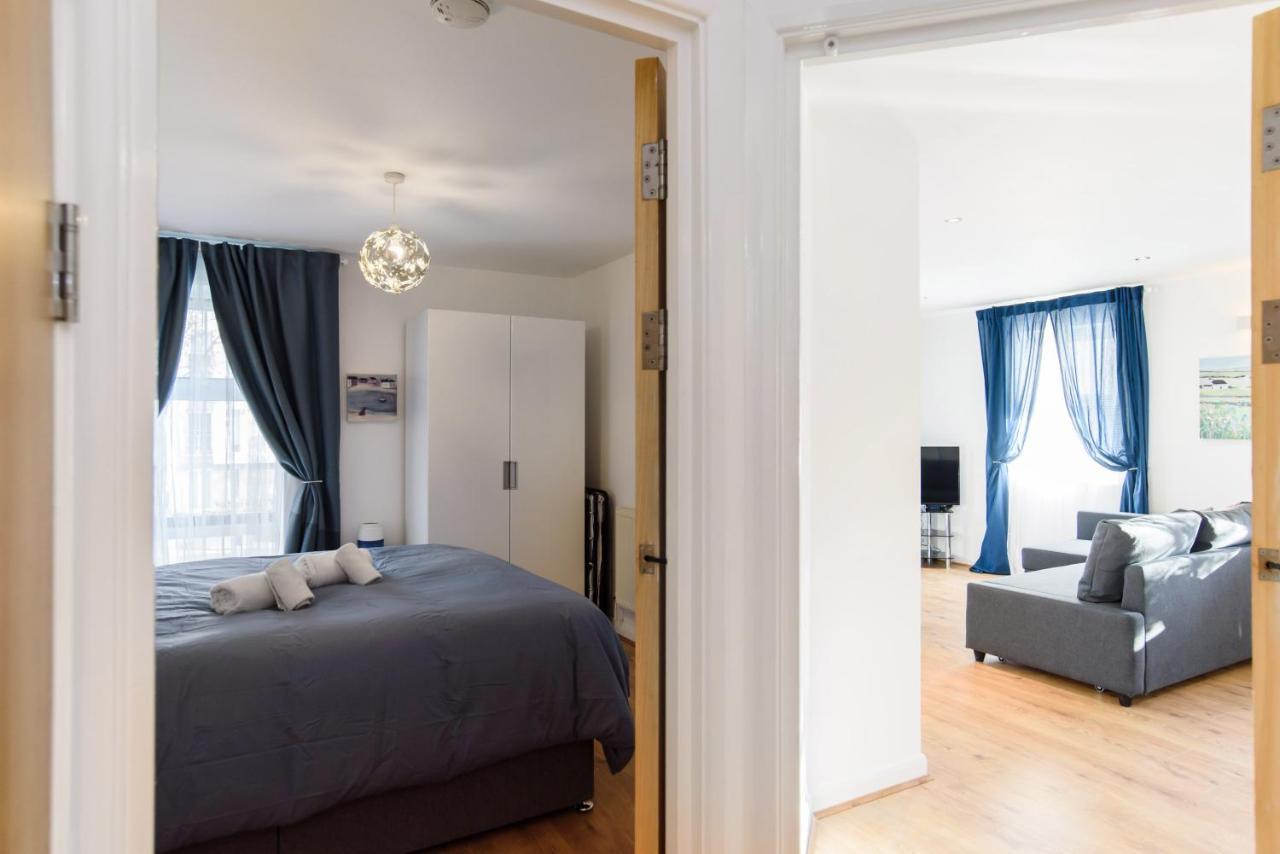 Sunny One Bedroom Apartment Near City Centre! カーディフ エクステリア 写真